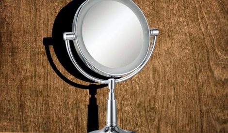 مرآة لا تعكس الضوء