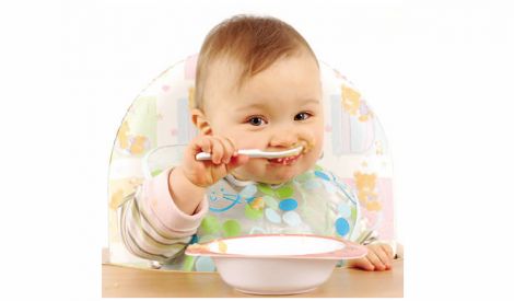 تغذية: متى أبدأ بإطعام طفلي؟