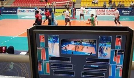 جهاز إيرانيّ لإعادة فحص المشاهد في المباريات