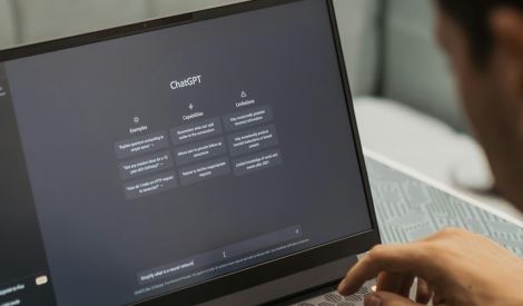 الذكاء الاصطناعيّ بين الإبداع والخداع