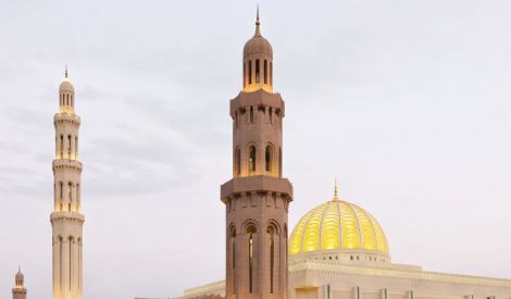 مسجدٌ أُسِّس على التقوى