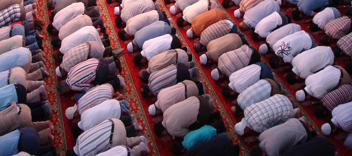 الصلاة في متابعة الامام افعال متابعة الإمام