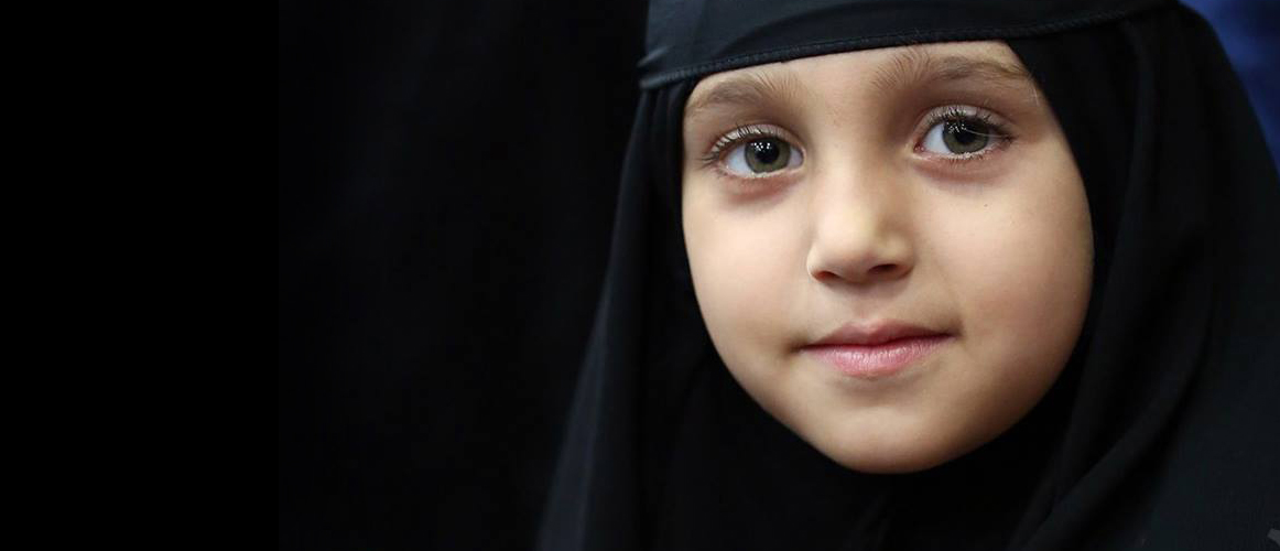 كيف نربّي فتياتنا على الحجاب؟